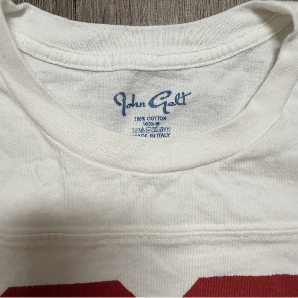 Brandi Melville John Galt White Graphic T- Shirt Red Printed 33 Cotton Stretch - Picture 3 of 6